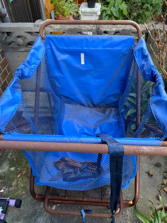 アート　コマ付き　網付きカゴ