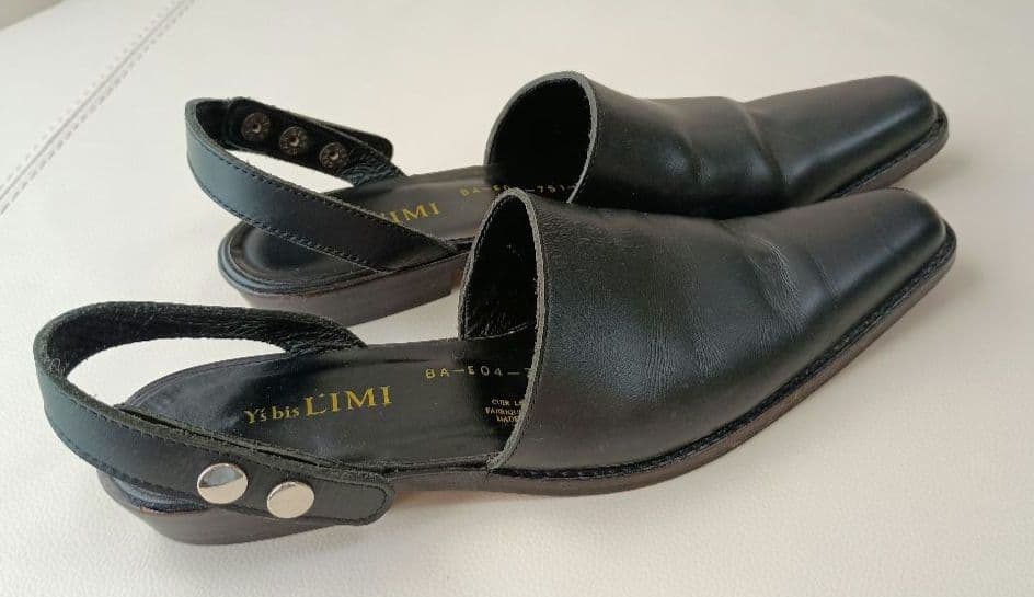 Y's リミフゥ　サンダル　Мサイズ(ブラック)