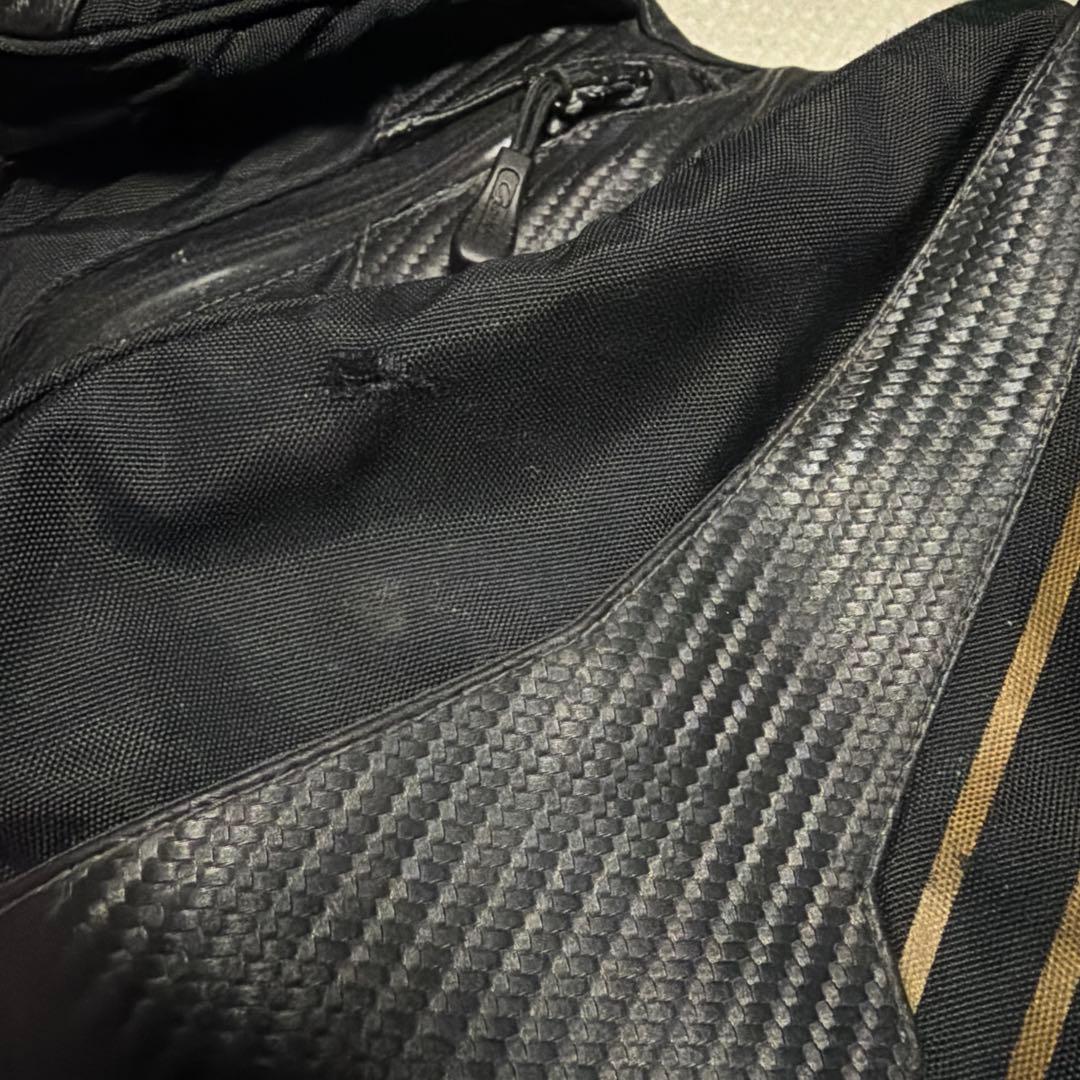 Gamakatsu ブラック/ゴールド ライフジャケット