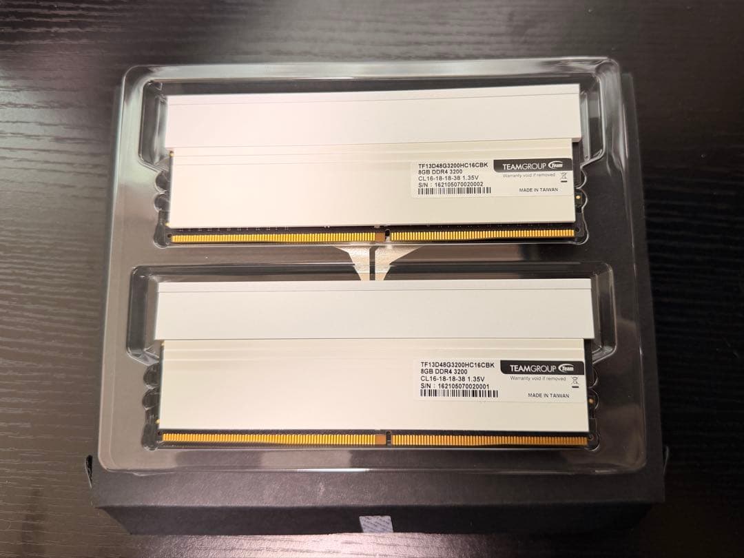 メモリー T-FORCE Xtreem ARGB 16GB DDR4 3200MHz