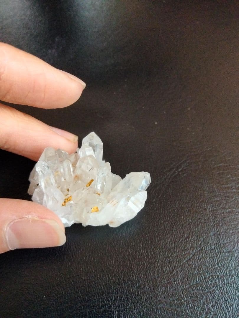 国産鉱物　山梨県　塩山竹森山　天然水晶　虹入り　トルマリン入り水晶　番号77