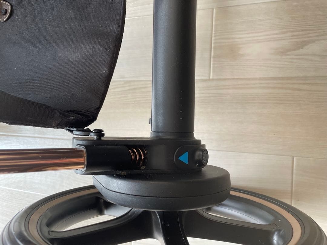 Cybex e-Priam 電動アシスト ベビーカー23万円相当の最上位モデル