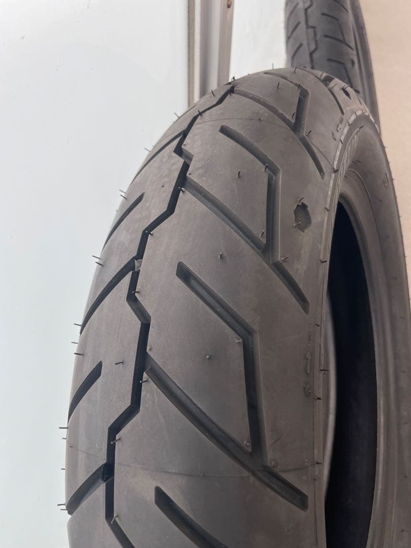 ハーレーフィーティーエイト 純正ノーマルタイヤ (フロント・リア)