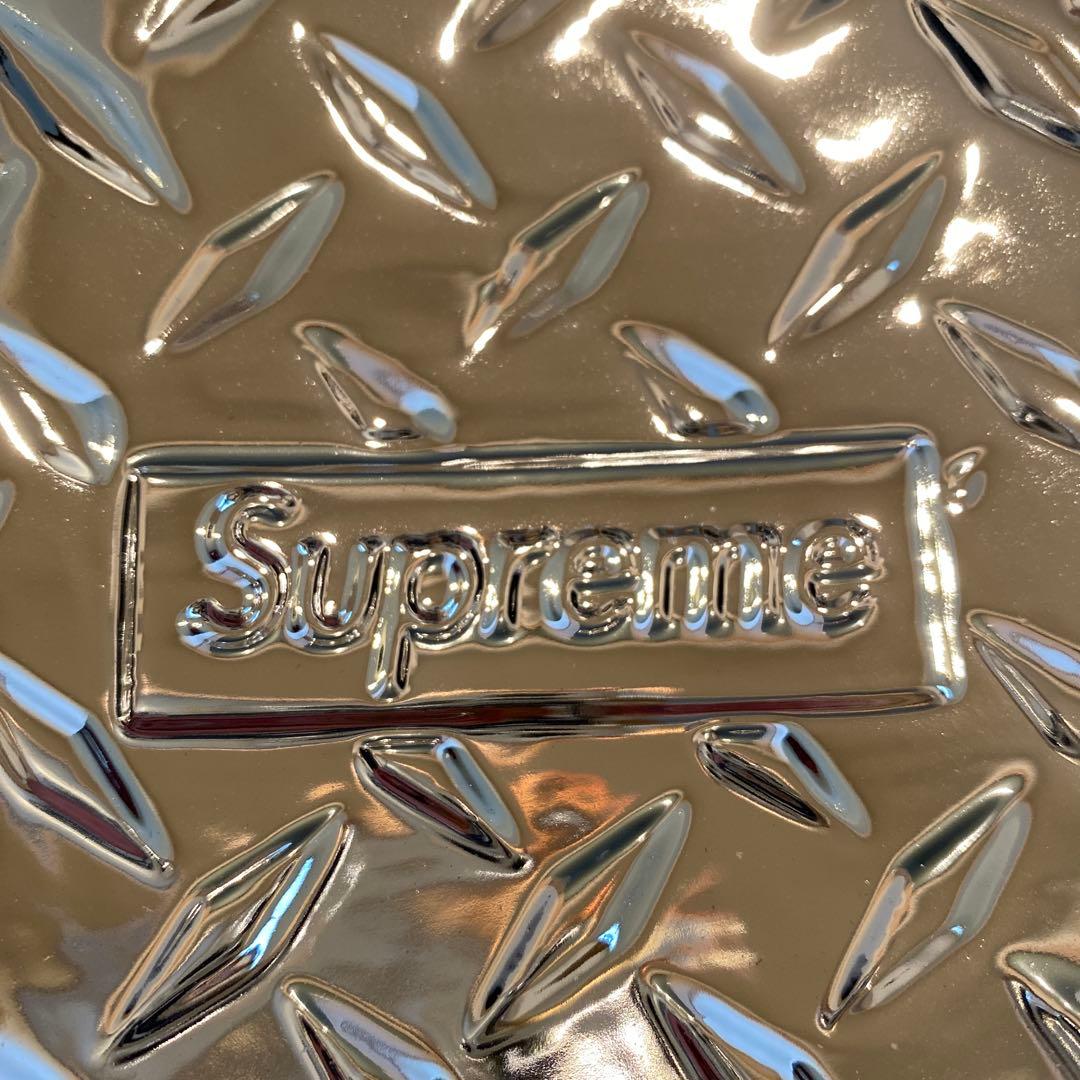 【希少】Supreme Diamond Plate Dog Bowl