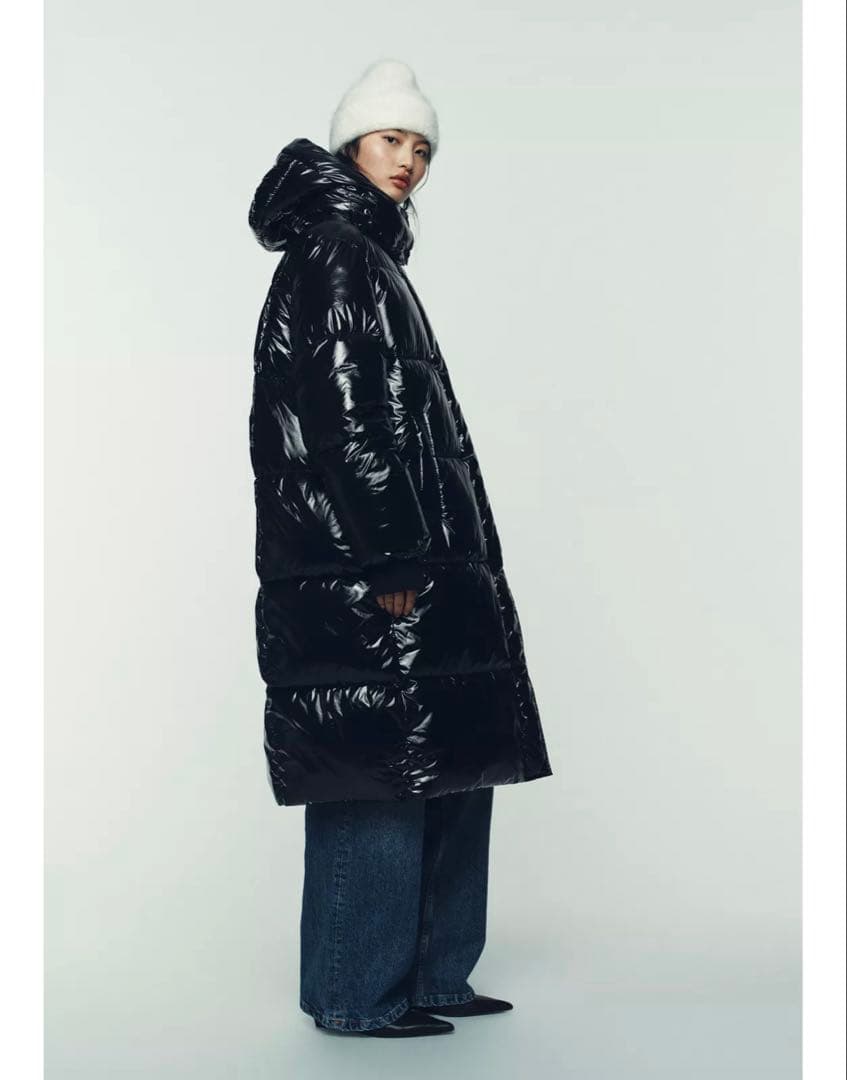 n*e様 タグ付き新品★ZARAのシャイニーロングアノラック★サイズ★ブラック色