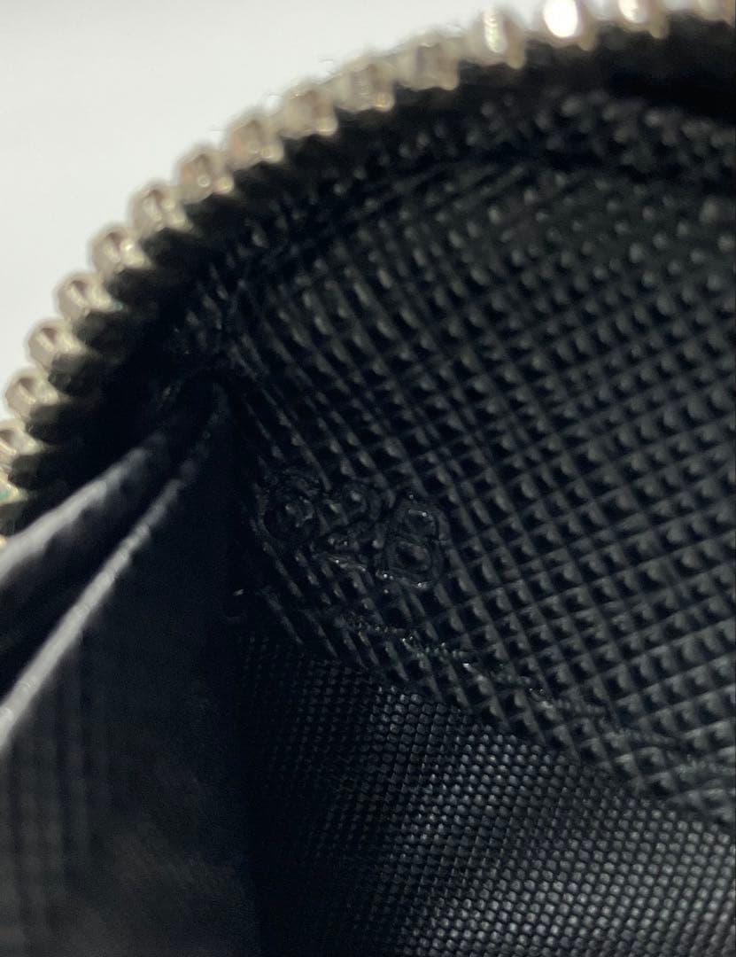 ⭐️ 美品 プラダ サフィアーノ トライアングル ラウンドファスナー 長財布