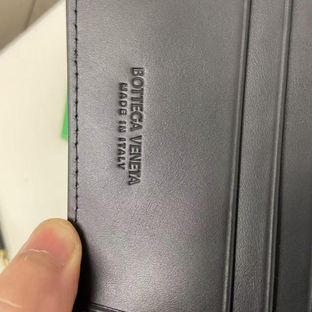 BOTTEGA VENETA ブラック二つ折り財布