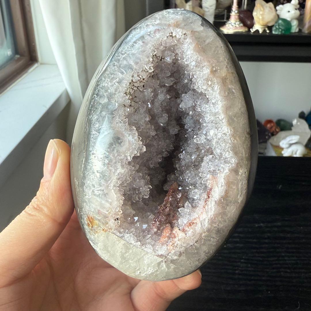 天然石カルサイト共生シュガー水晶の卵型　置物NO.012101