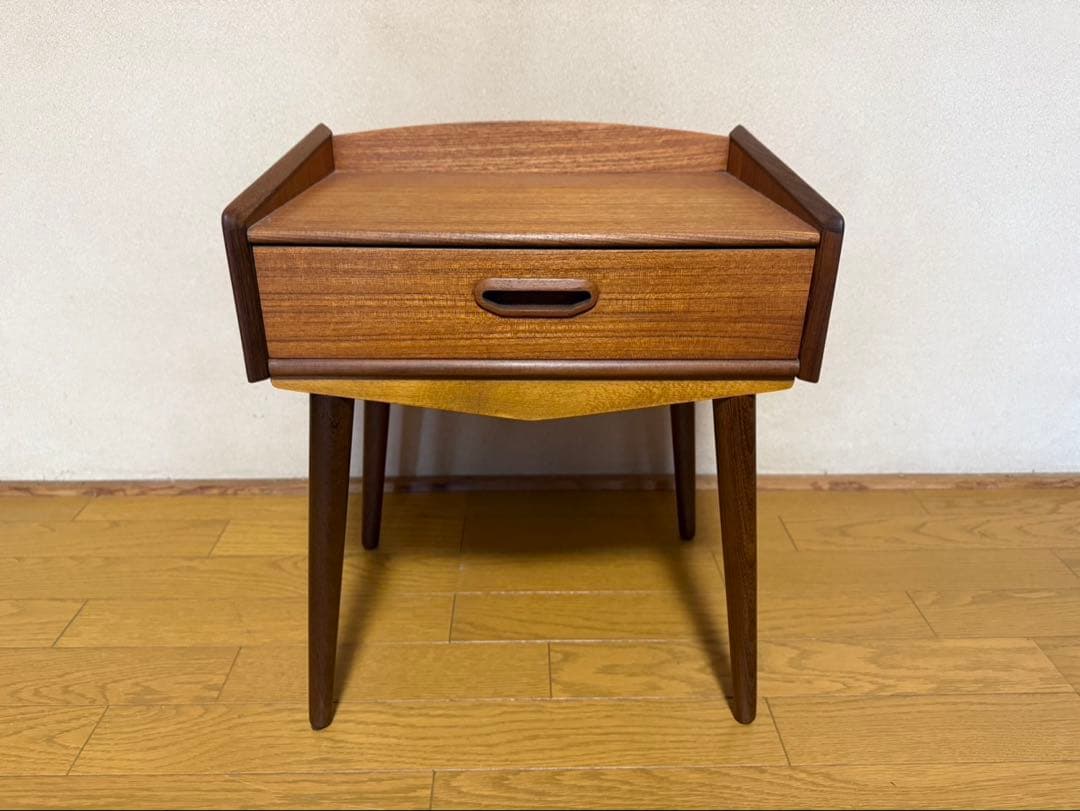 北欧ヴィンテージ（デンマーク）木製サイドチェスト