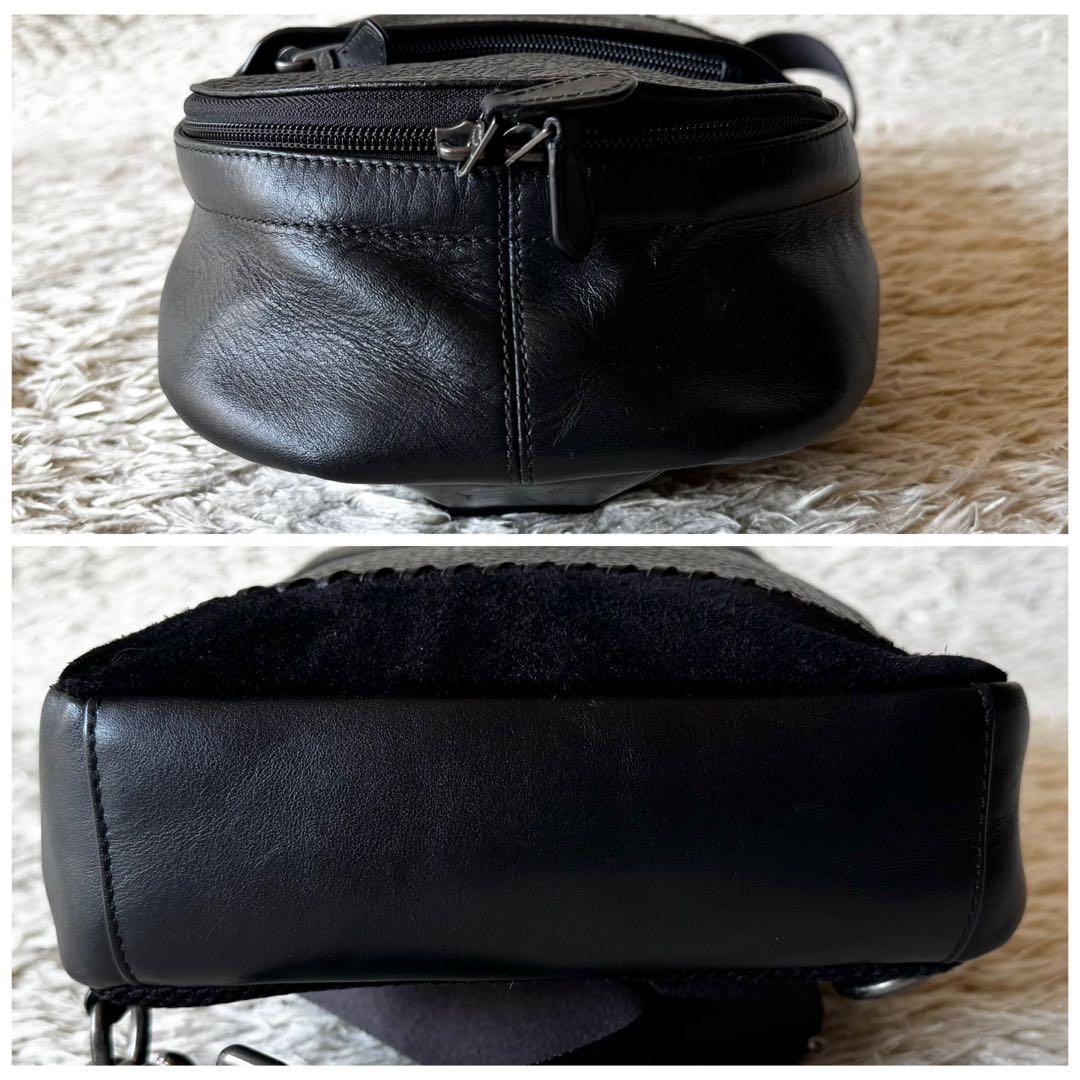 コーチ　チャールズ　ベースボールステッチ　ボディバッグ　斜め掛け　シボ革