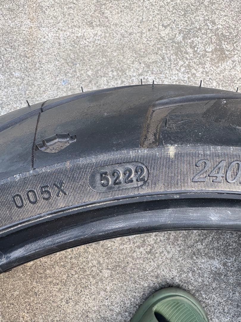 ハーレーダビッドソン　23年式　ブレイクアウト　純正タイヤ　240/40/r18