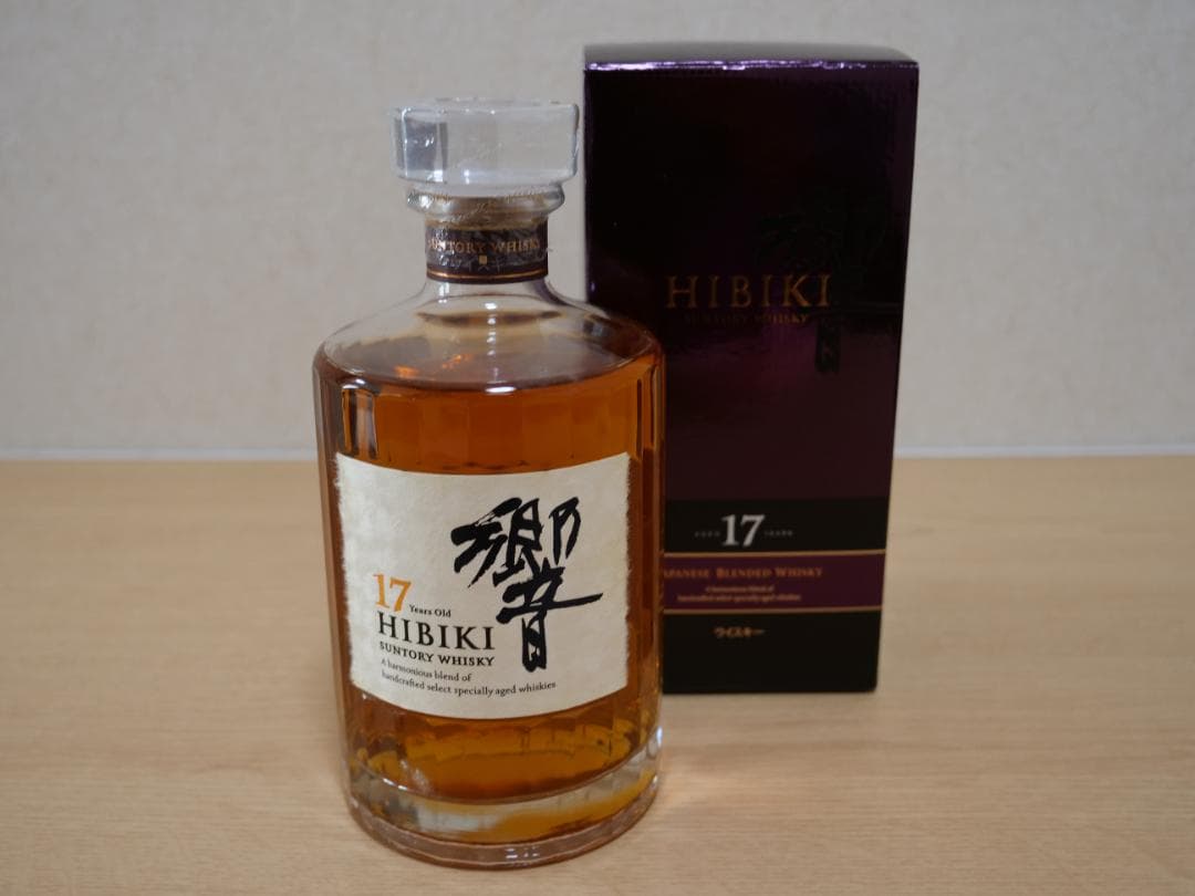 小林 響 17年 ウイスキー 700ml (3)箱折れ目あり