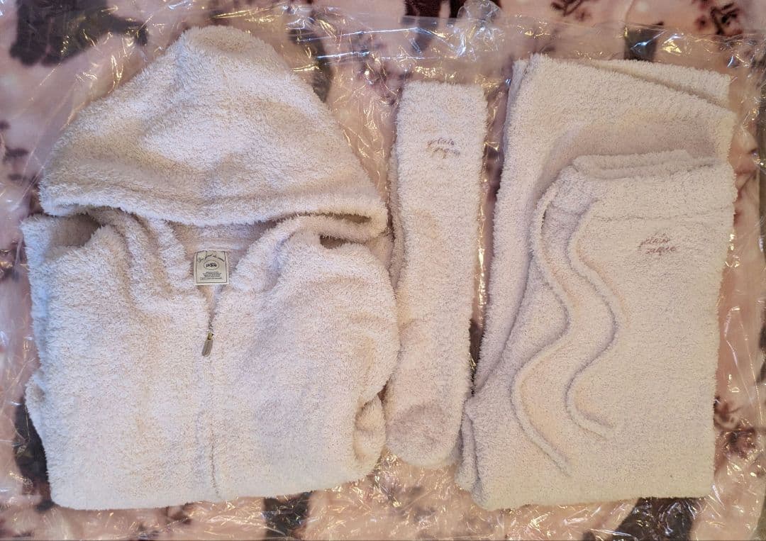 新品未使用 ジェラートピケ 2023年福袋A もこもこ上下 靴下セット