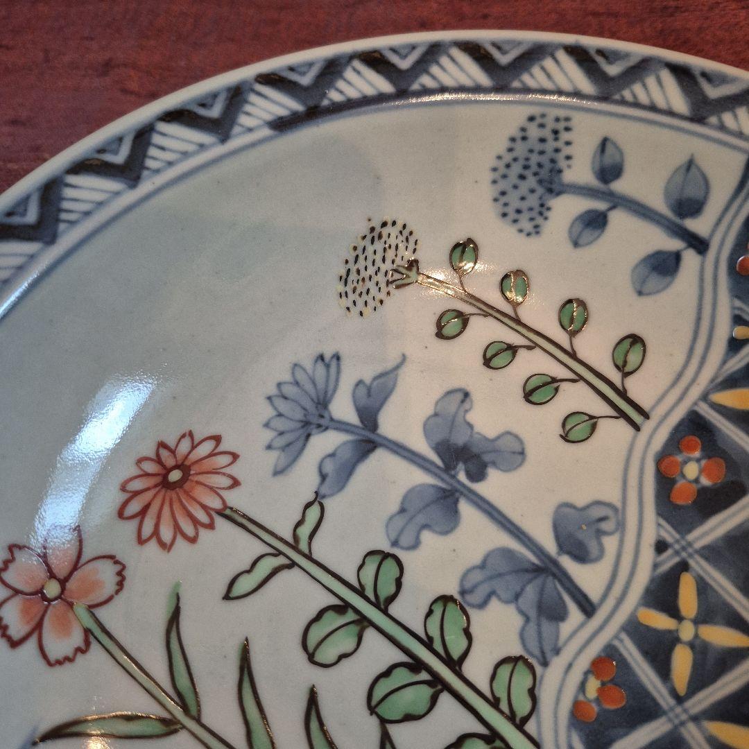 有田焼　6代走波　染錦草花文　20cm