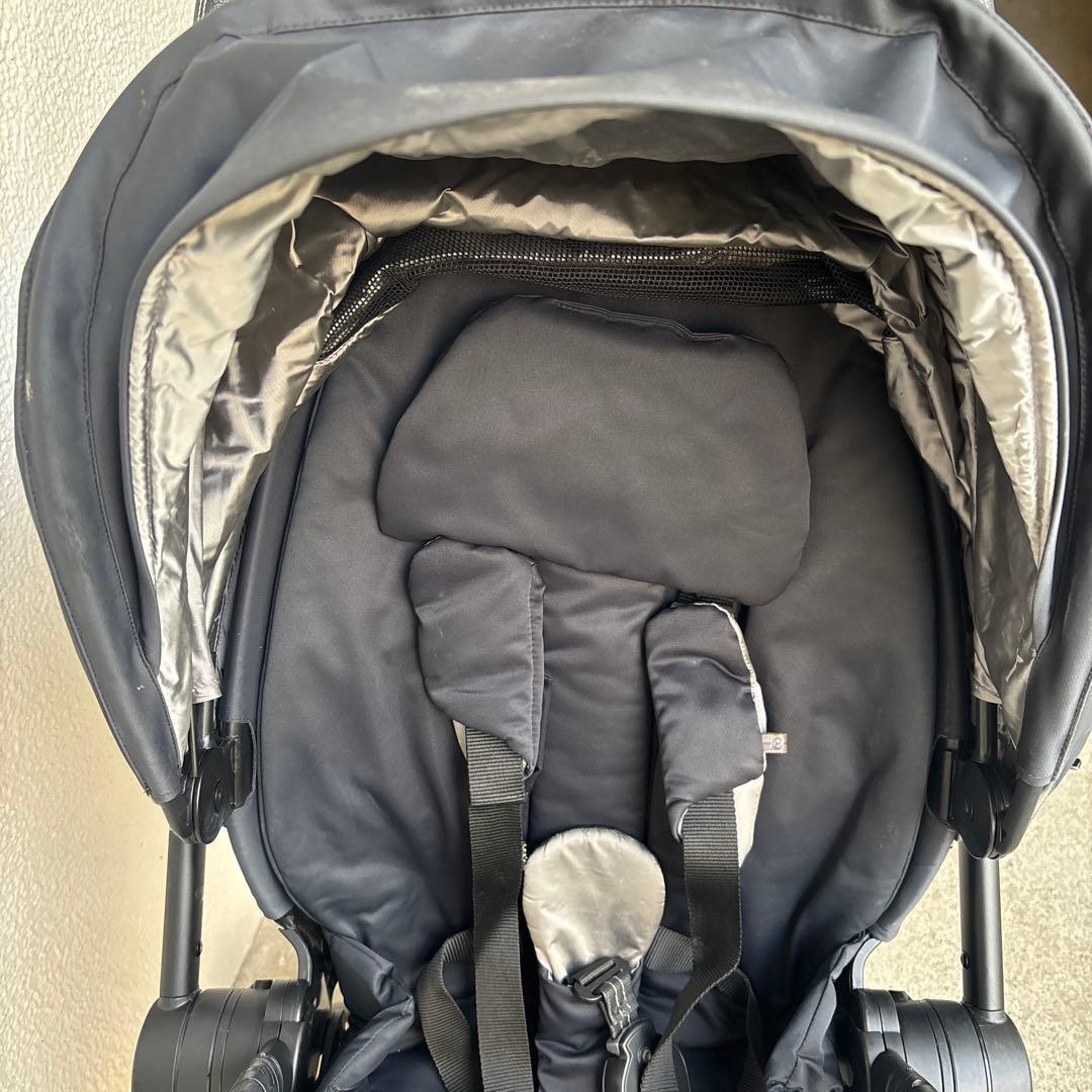 ★cubex ブラック 折りたたみベビーカー★