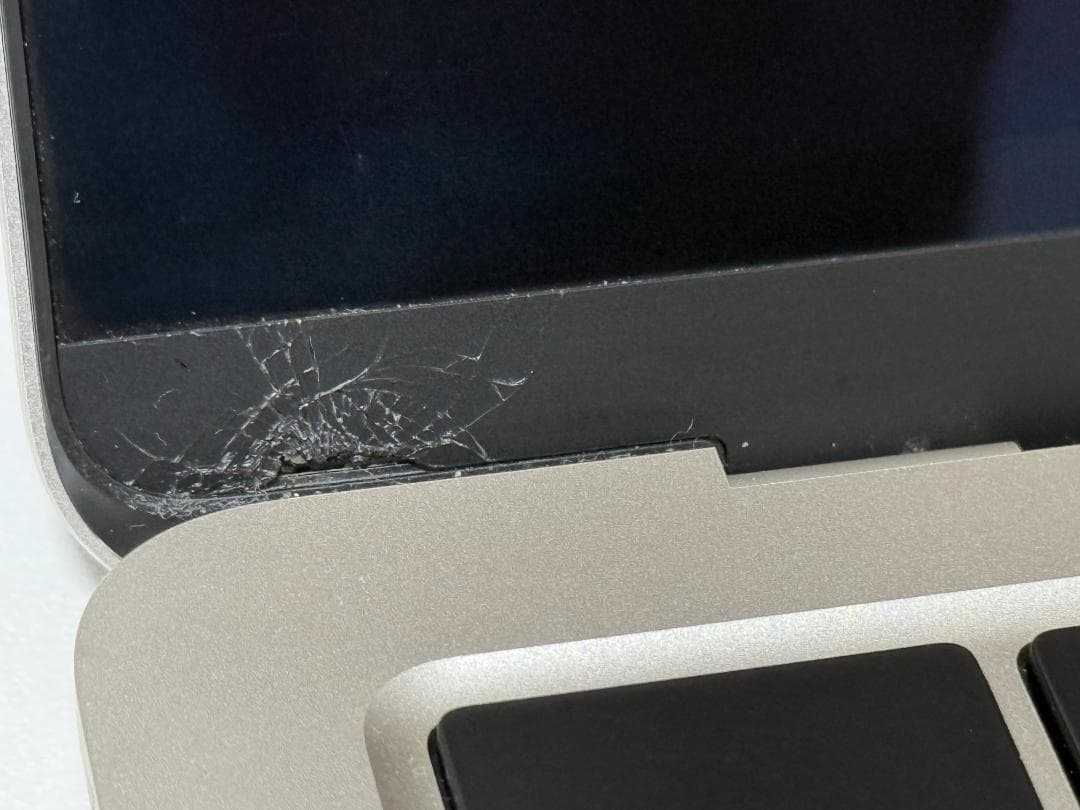 Macbook Air M2 スターライト（US配列、24GB、1TB）