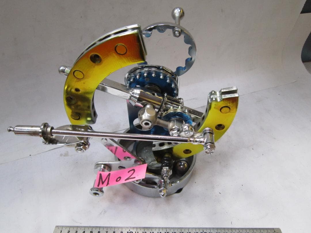 手回し発電、自己発電、コイル、磁石　クロム鍍金仕様です。