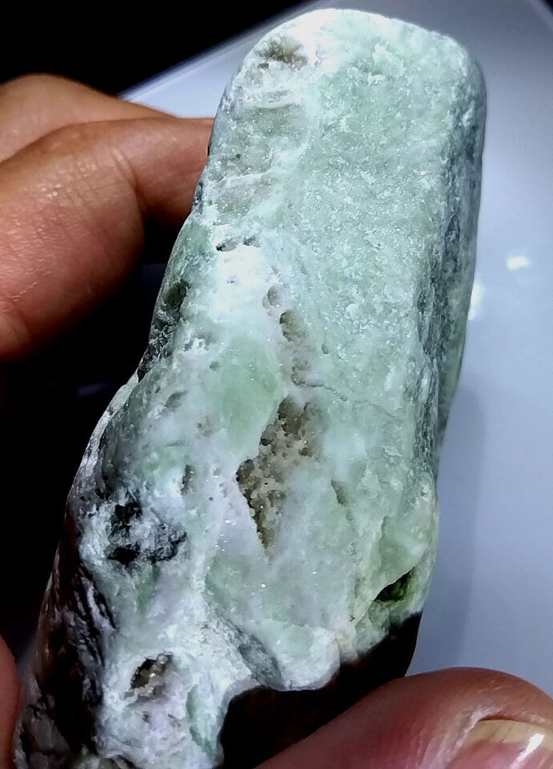 ★翡翠原石★糸魚川硬玉【青海川・転石ウブ・クラスター翡翠299ｇ】