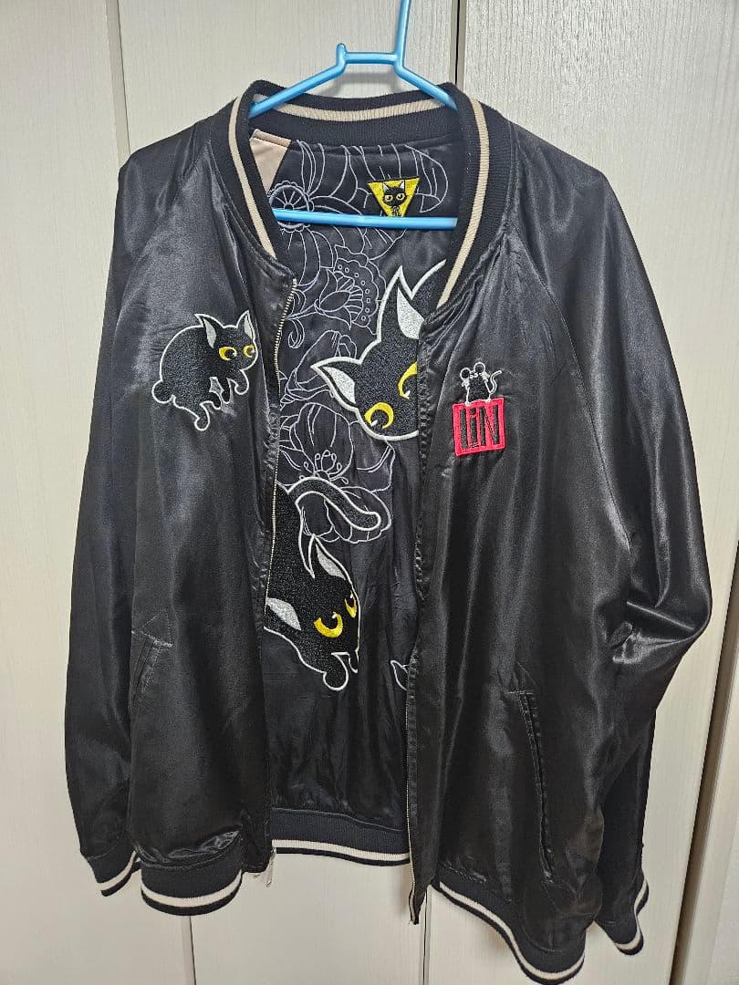 猫戯れスカジャン LIN AL-75602 ラミ&アール スーベニアジャケット