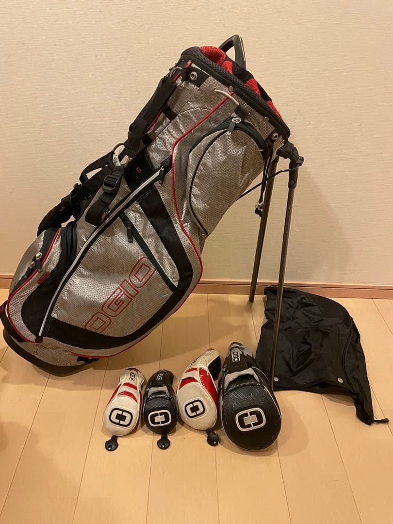 最終値下げOGIO OZONE XX スタンドキャディバッグ　ヘッドカバー4つ付