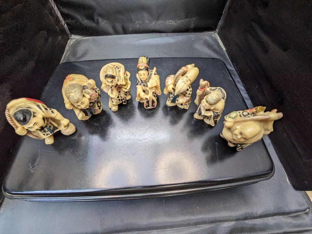 ☆b246、七福神 細密彫刻 時代物 東洋彫刻 縁起物 開運 置物 象牙風