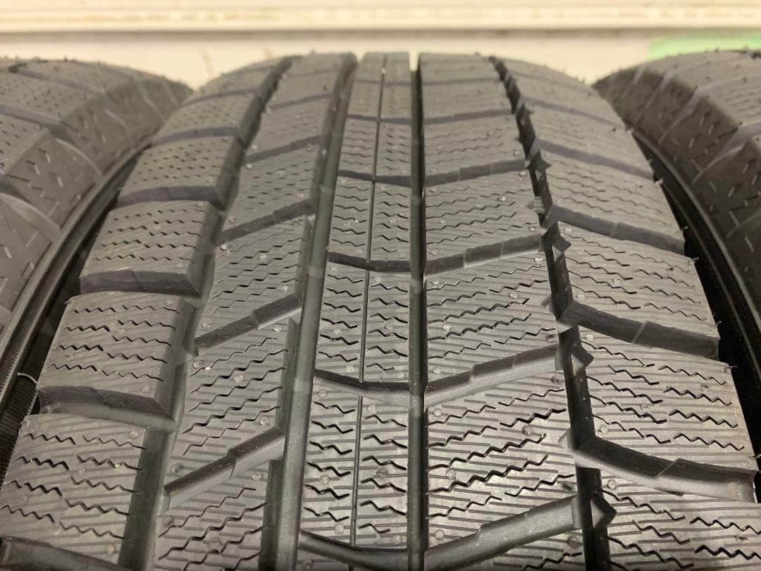 年末年始発送可能　195/65R15 新品同様　プリウス　ノア　ヴォクシー