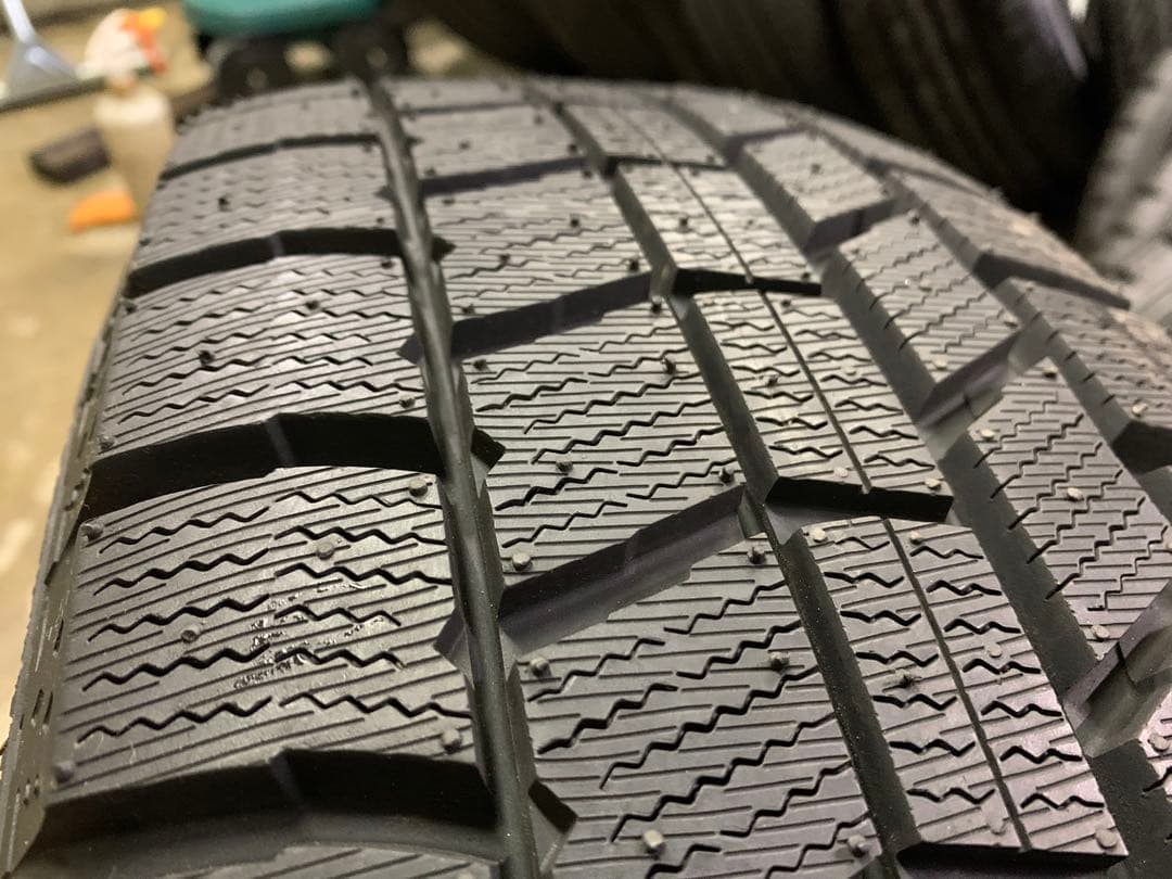 年末年始発送可能　195/65R15 新品同様　プリウス　ノア　ヴォクシー