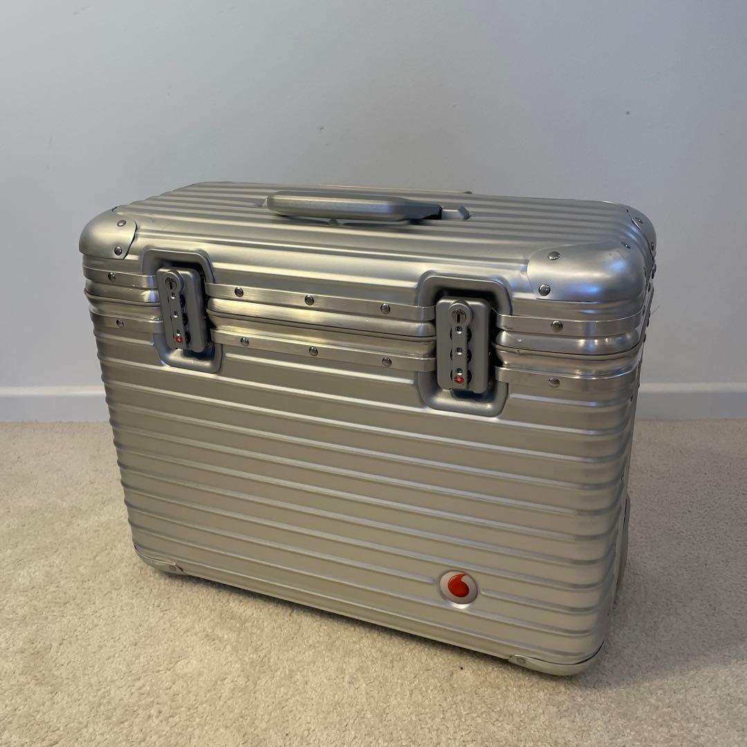美品 RIMOWA × Vodafone Topas PILOT 2輪 アルミ