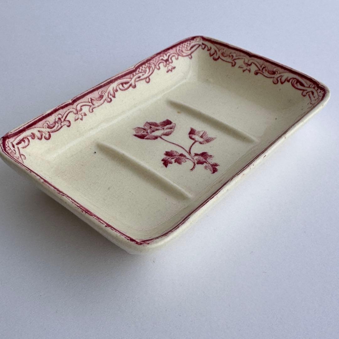 フランスアンティーク　サルグミンヌ　Fontanges 石鹸置き