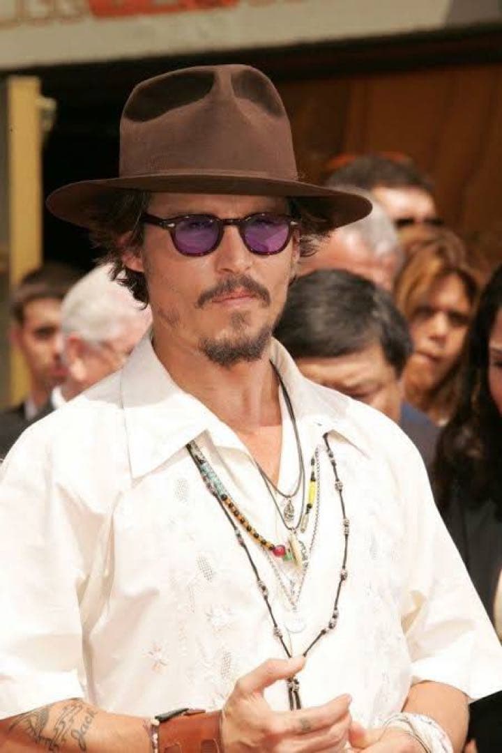 ジョニーデップ　牙のネックレス