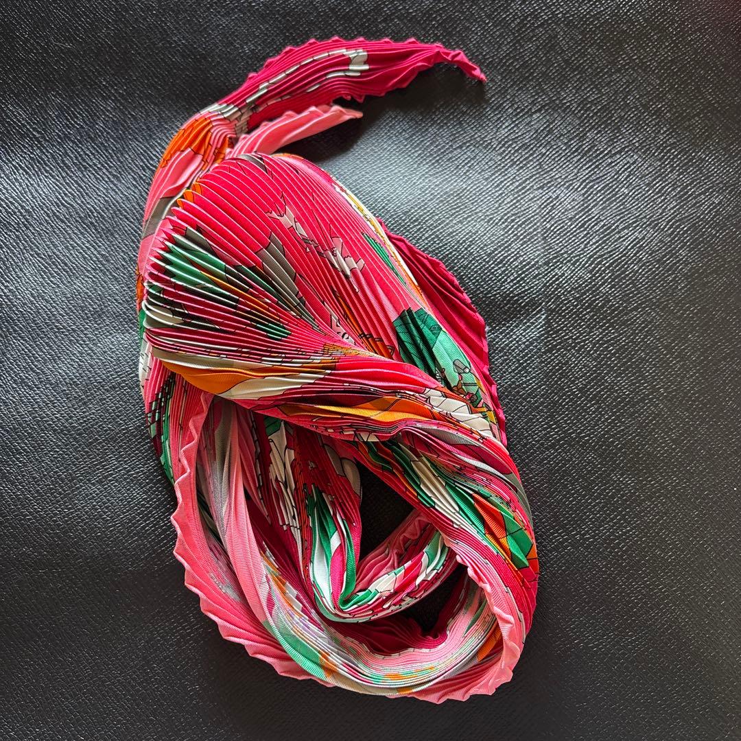 エルメス 美品　お値下げ　プリーツスカーフ 大空の狂気