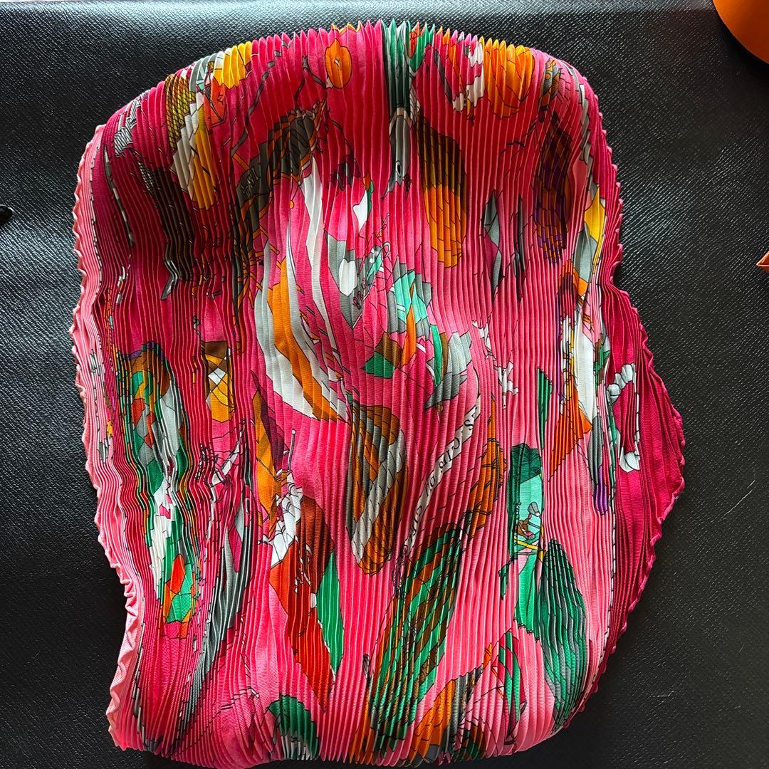 エルメス 美品　お値下げ　プリーツスカーフ 大空の狂気