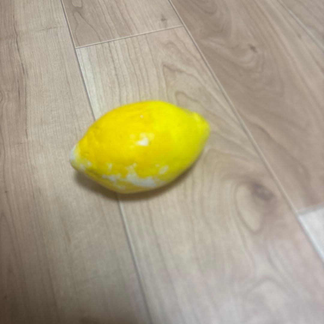 レモン型の置物