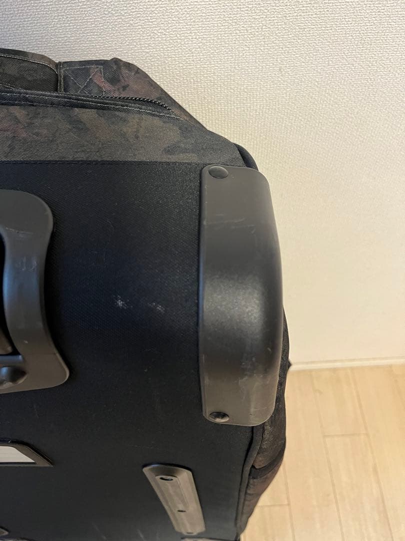 値下げしました！DAKINE ダカイン　キャリーケース