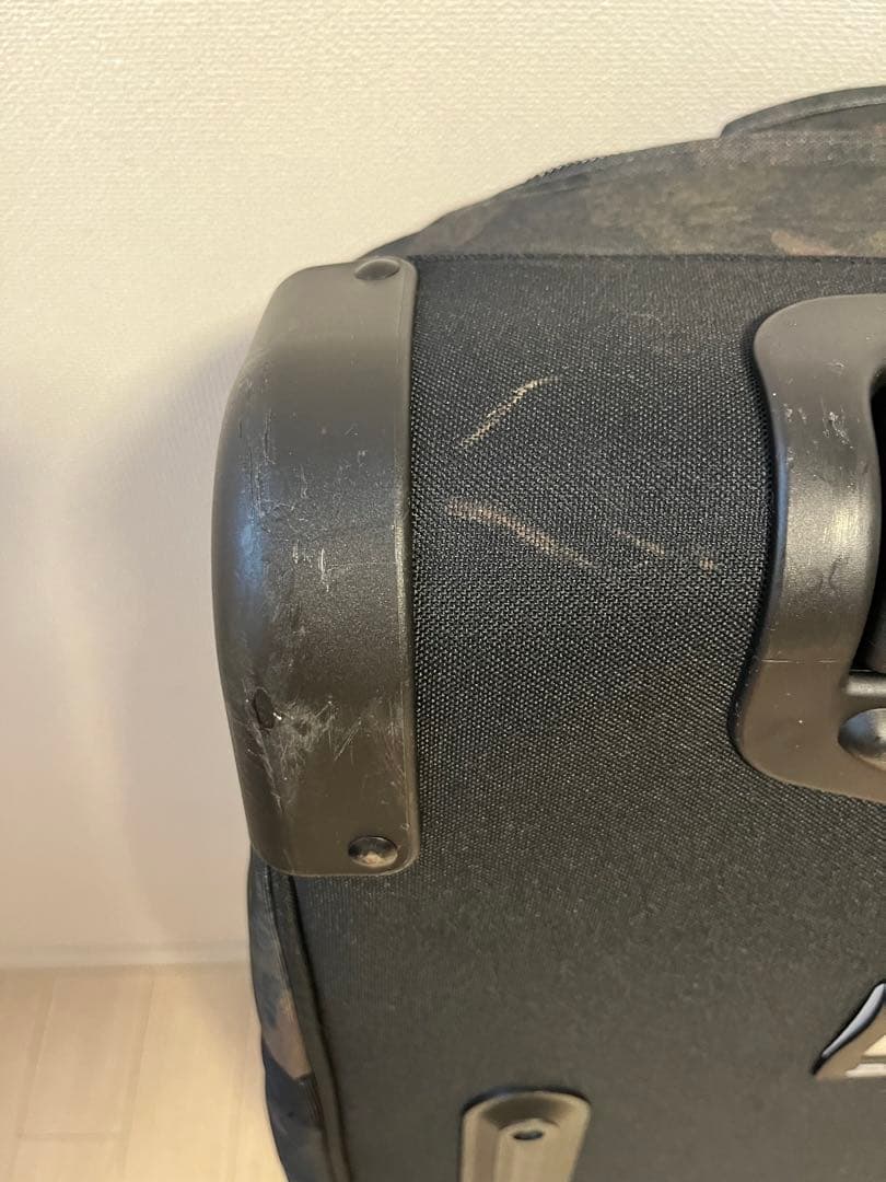 値下げしました！DAKINE ダカイン　キャリーケース