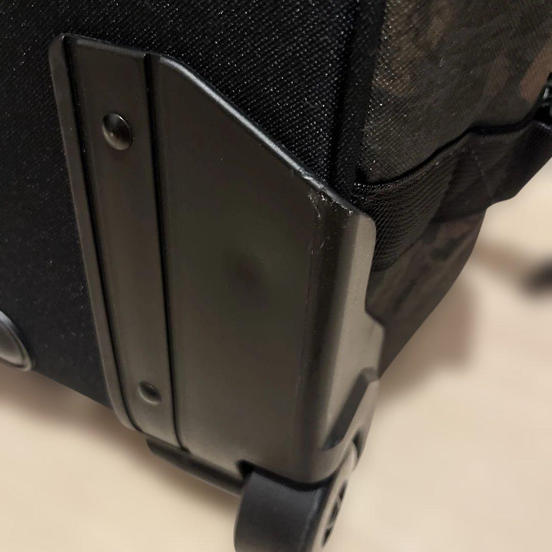 値下げしました！DAKINE ダカイン　キャリーケース