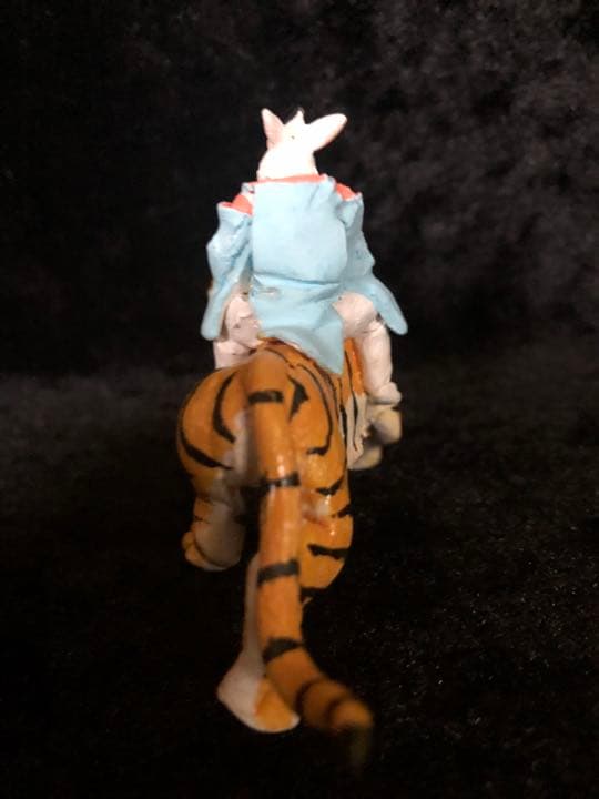 江戸小玩具　虎に跨る兎大臣