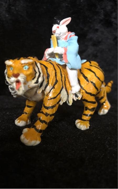 江戸小玩具　虎に跨る兎大臣