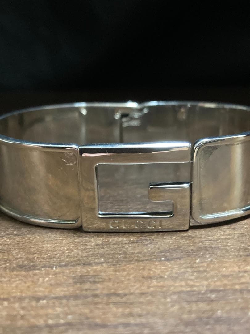 美品 GUCCI グッチ バングル ブレスレット シルバー メタル Gロゴ