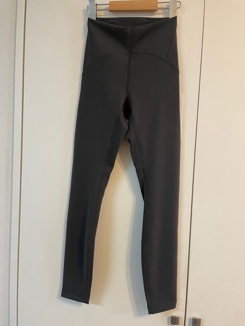 ルルレモン　未使用　レギンス