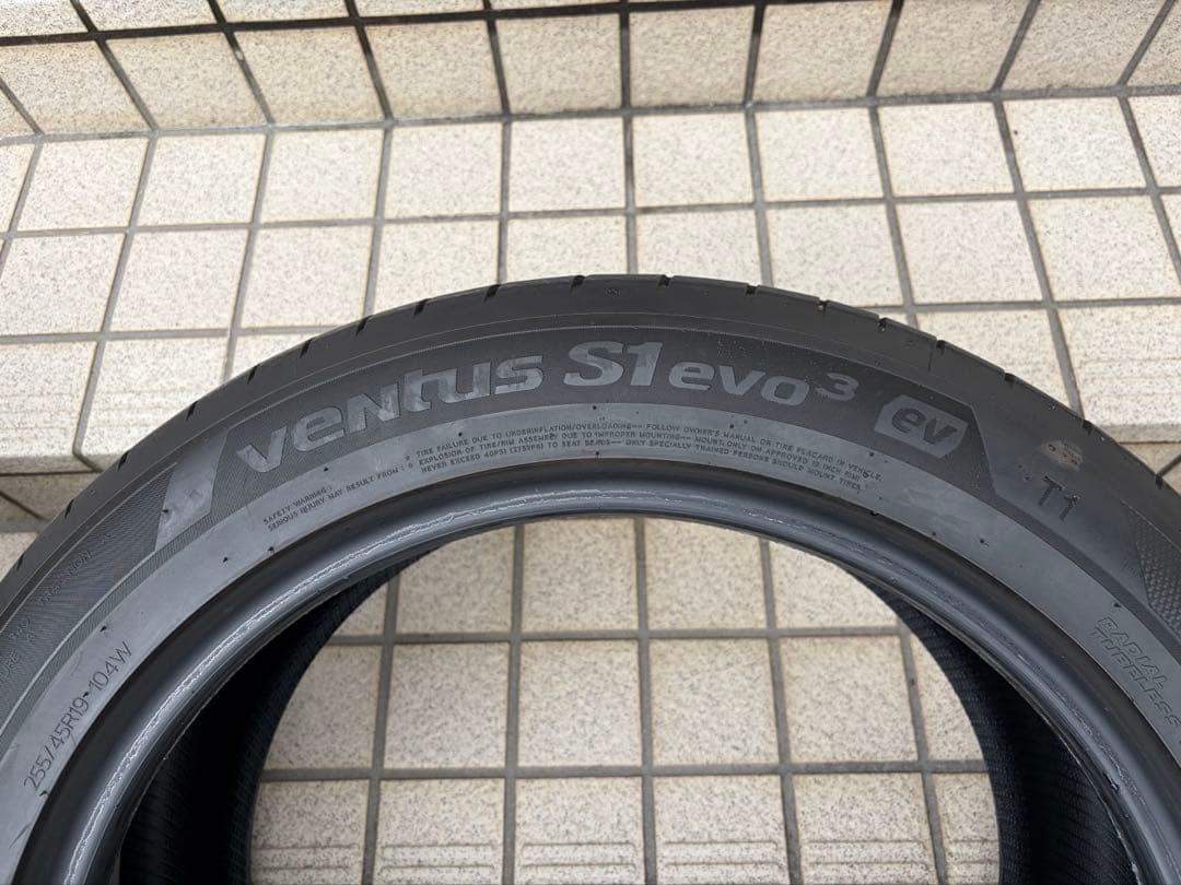 ①Hankook Ventus S1 evo 3 EV T1 255/45R19