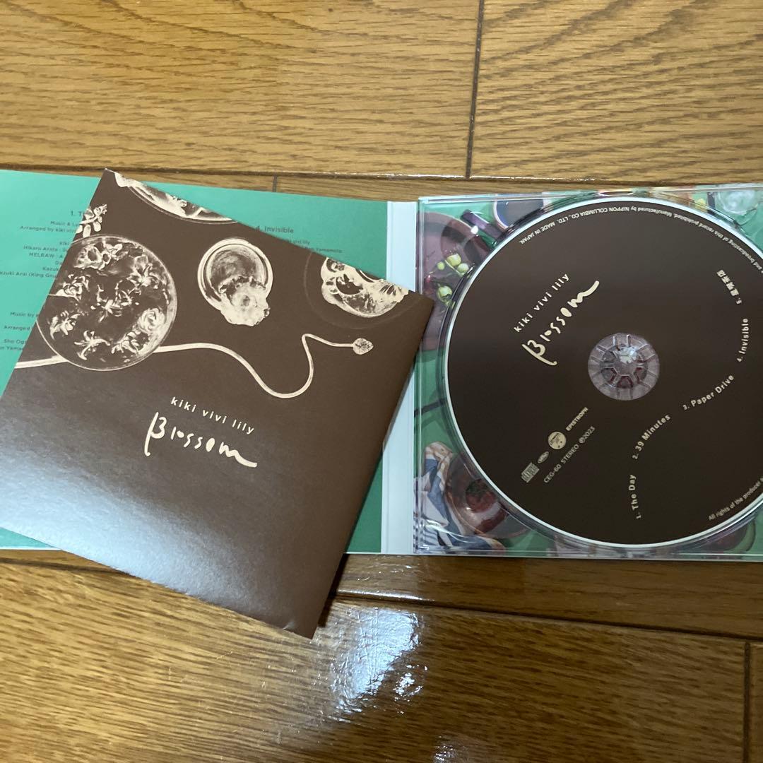 kiki vivi lily Blossom 直筆サイン入り