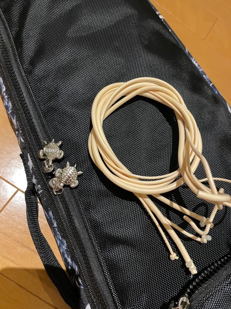 ウクレレベース　mahalo