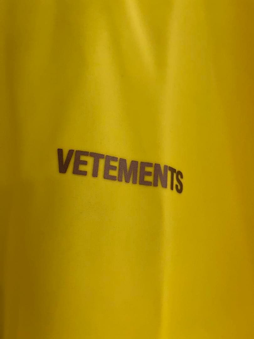 VETEMENTS レインコート　ヴェトモン　カッパ　蛍光　イエロー