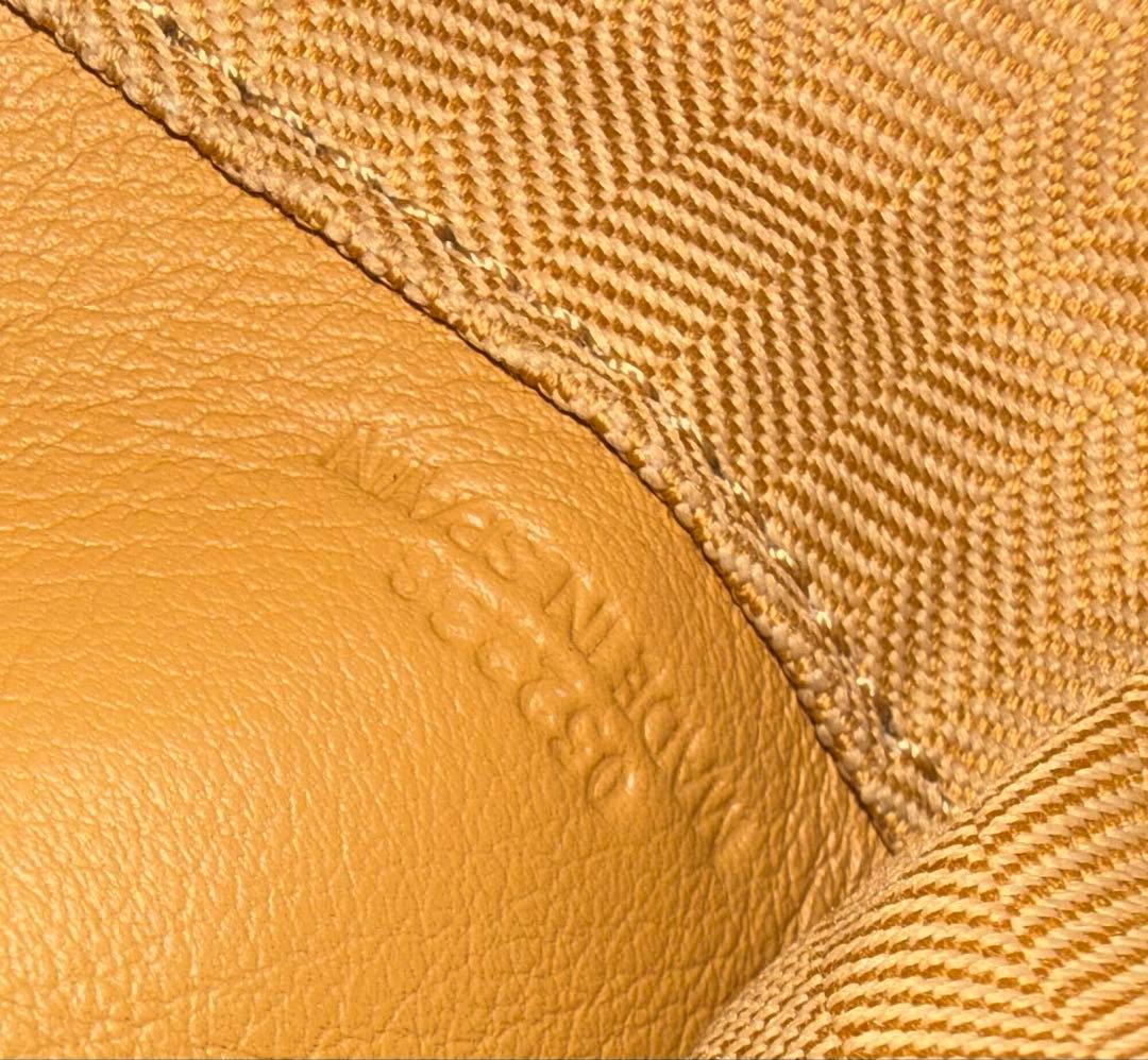 LOEWE ベージュ パズル　ボディバッグ