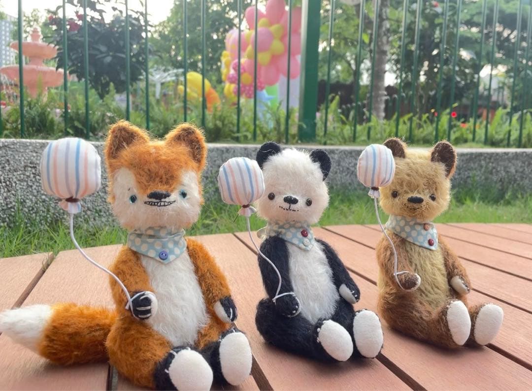 遊園地好きな茶色くまさん ぬいぐるみ ハンドメイド 海外作家様 テディベア 熊