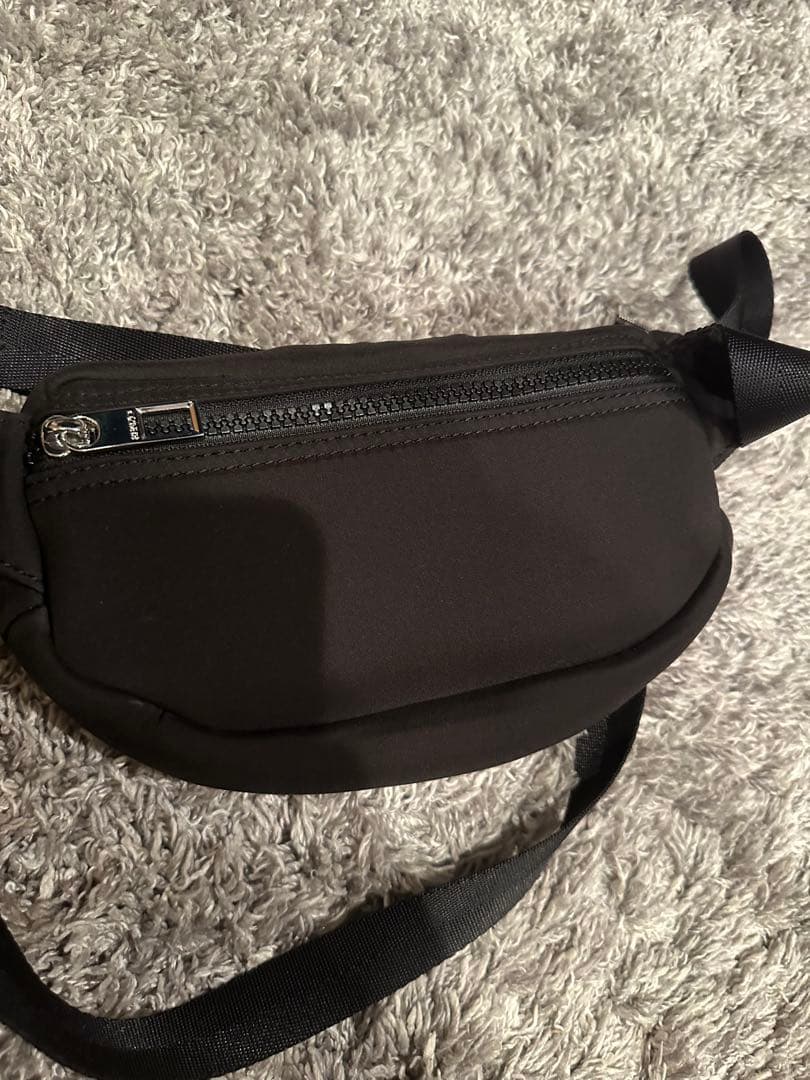 KENZO ウエストポーチ　ボディーバッグ　立体刺繍虎柄