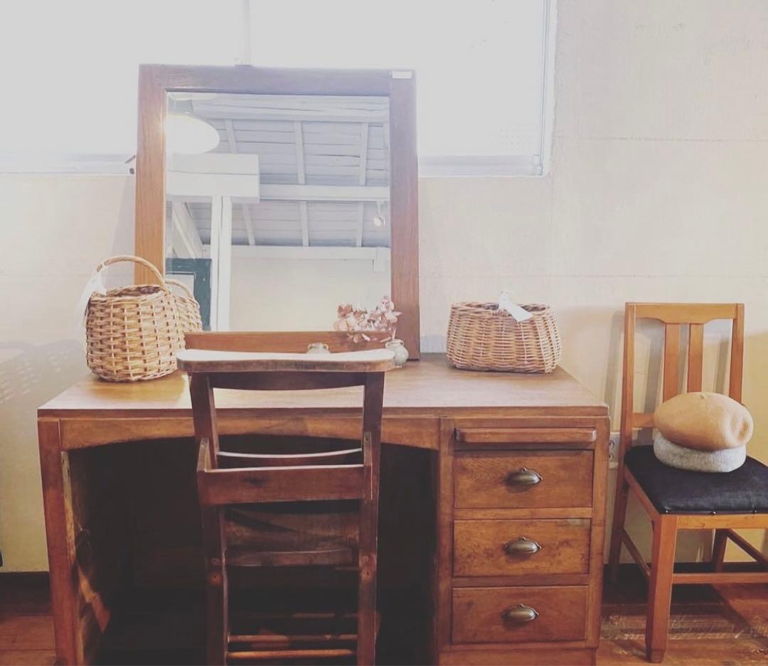 アンティーク 素敵などっしりとしたデスク 机