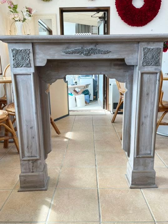 マントルピース　サイドボード　台座　オブジェ