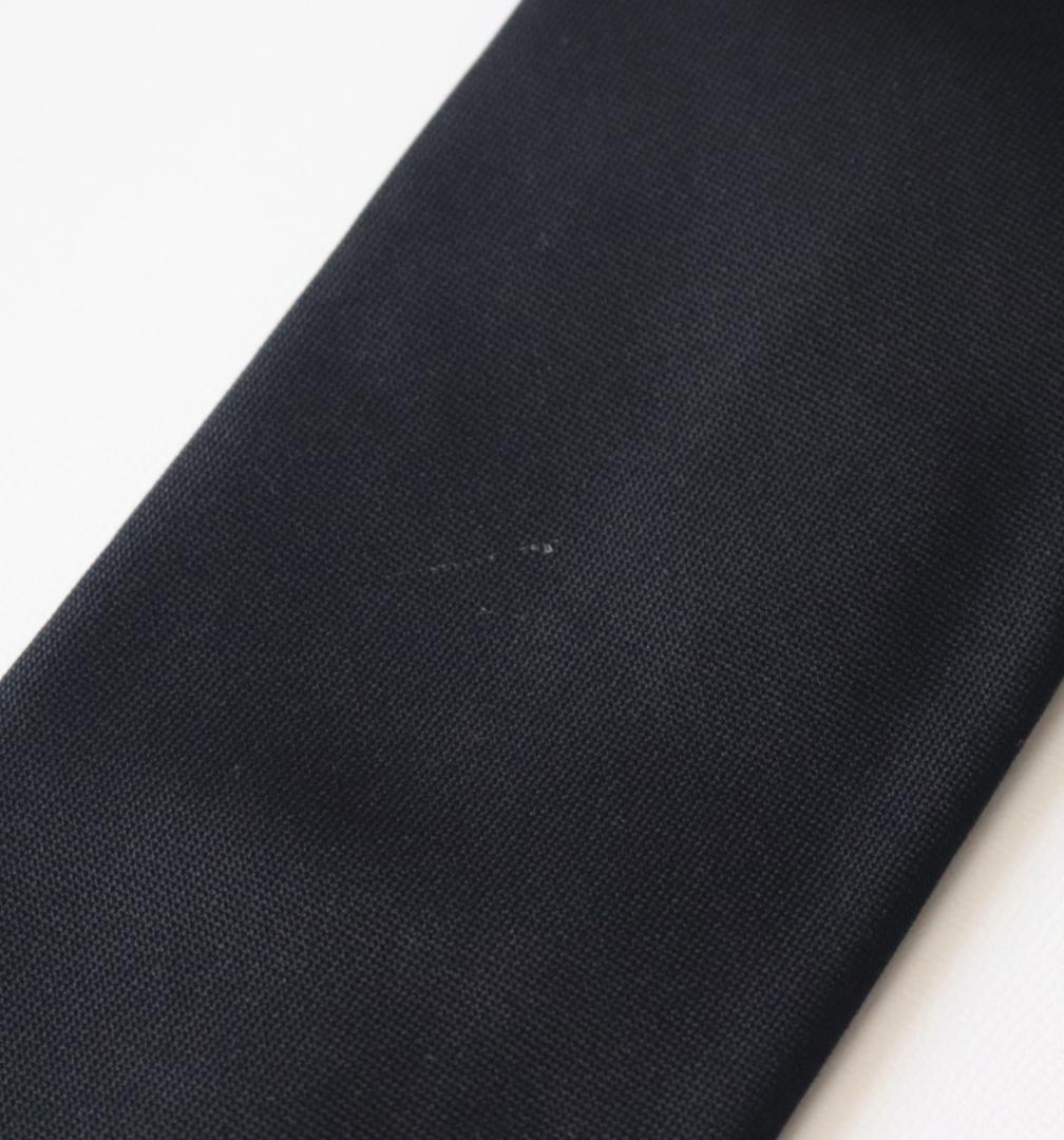 新品タグ付き【ラルディーニ】シルク100％ 剣先フラワー刺繍 ネクタイ 黒無地